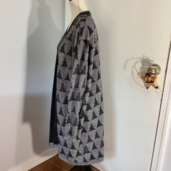 14TH & UNION WOMAN PLUS 2X GEOMETRIC OPEN FRONT KNIT SWEATER CARDIGAN DUSTER - Picture 3 of 13
